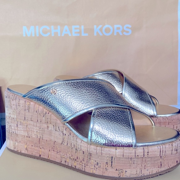 New 🔥 MICHAEL KORS NEW Michael Kors Leather Wedge Sandals💃🏻 - Picture 1 of 4